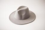 Sombrero de terciopelo unisex en gris