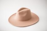 Sombrero de terciopelo unisex en marrón claro